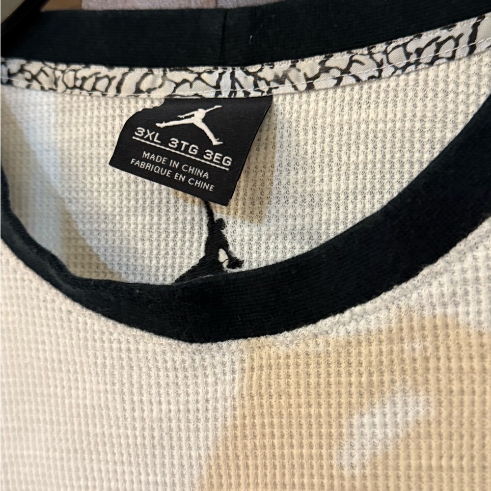 Jordan Men's thermal White Long Sleeve Tee - Picture 6 of 7